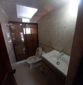 Et badeværelse på Piscina Privada Casa Conjunto