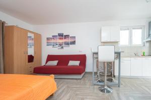 Kuchyň nebo kuchyňský kout v ubytování Apartments by the sea Tkon, Pasman - 17360