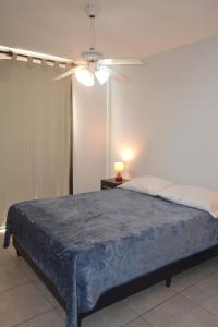 A bed or beds in a room at DEPARTAMENTOS DORREGO 2