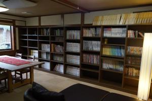 Η βιβλιοθήκη του ryokan