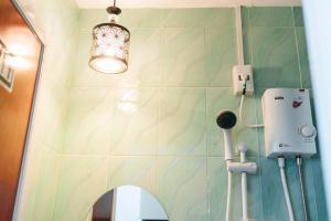 Koupelna v ubytování Cozy BNB - Unit E + 15 fotografií