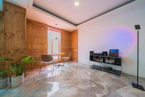 Sjónvarps- og/eða afþreyingartæki á Shourin Hotel Daejeon by Aank