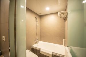 J One Hotel Cheongju的一间浴室