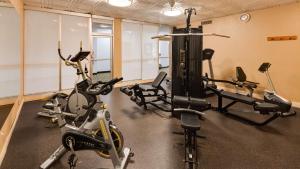 Fitnesscentret og/eller fitnessfaciliteterne på Best Western Tomah Hotel + 26 billeder