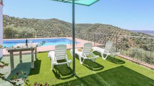 Bazén v ubytovaní Casa Rural Bellas Vistas Ildefonso La Puebla de Los Infantes by Ruralidays alebo v jeho blízkosti
