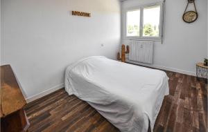 Łóżko lub łóżka w pokoju w obiekcie Nice Apartment In Carpentras With Wifi