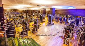Posilňovňa alebo fitness centrum v ubytovaní Gozsdu Court Budapest