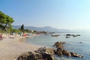 Fotografia z galérie ubytovania Family friendly apartments with a swimming pool Kastel Stafilic, Kastela - 18062 v destinácii Kaštela