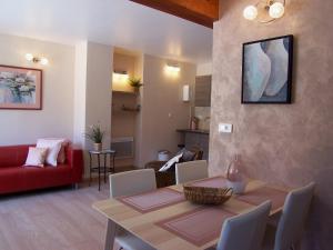 Un lugar para sentarse en Au Moulin d'Antan- Gîtes dans la Drôme