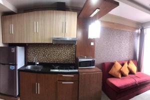Kuchyň nebo kuchyňský kout v ubytování Apartemen The Edge Baros - Kamarku