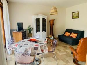 Fotografia z galérie ubytovania Charmant F2** avec Terrasse et Garage - Proche Thermes, Centre-Ville et Wifi - Amélie-les-Bains - FR-1-703-30 v destinácii Amélie-les-Bains-Palalda