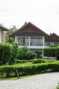 Kardia Resort Gili Trawangan A Pramana Experience外面的花园