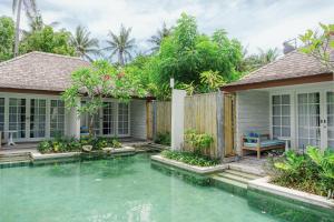 Kardia Resort Gili Trawangan A Pramana Experience外面的花园
