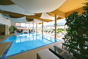Bazén v ubytování Hotel Angerer-Hof nebo v jeho okolí
