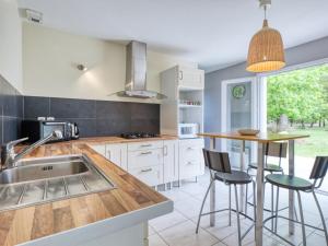 Η κουζίνα ή μικρή κουζίνα στο Villa Nico by Interhome