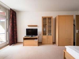 TV/Unterhaltungsangebot in der Unterkunft Apartment B715 by Interhome
