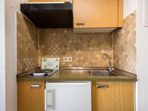 Küche/Küchenzeile in der Unterkunft Apartment B715 by Interhome