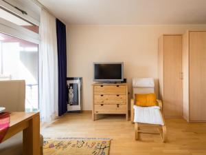TV/Unterhaltungsangebot in der Unterkunft Apartment B615 by Interhome