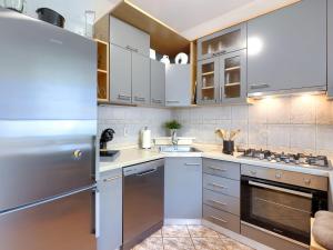 Кухня или мини-кухня в Apartment Tea by Interhome

