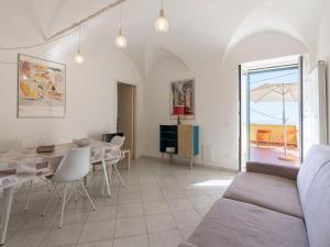 Posedenie v ubytovaní Apartment Menta by Interhome