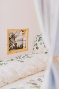 Postel nebo postele na pokoji v ubytování Guggis boarding Fewo inkl Büro