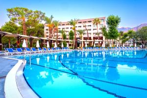 Bazén v ubytování Mirada Del Mar Hotel - Ultra All Inclusive nebo v jeho okolí