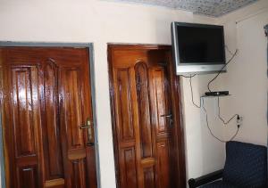 TV a/nebo společenská místnost v ubytování To Be Hotel