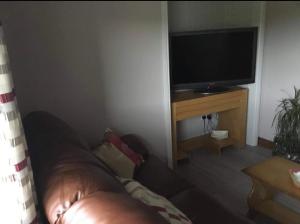 TV a/nebo společenská místnost v ubytování Breezy Point Accommodation
