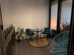 Plush @ Benjamin way Belconnen的休息区