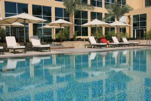 Bazén v ubytování Centro Yas Island-by Rotana nebo v jeho okolí