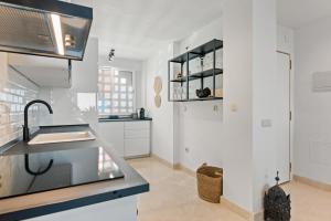 Kuchyňa alebo kuchynka v ubytovaní Calahonda family apartment by Costarentals - Ref 205