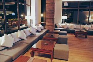 Posezení v ubytování Tskaltubo Plaza Hotel