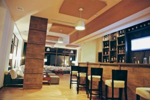 Lounge nebo bar v ubytování Tskaltubo Plaza Hotel