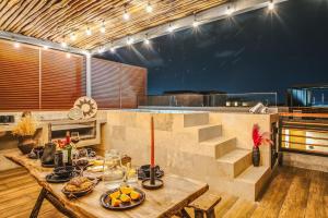 En balkong eller terrasse på Luxury 2BR Penthouse Tulum Private Pool Cenote