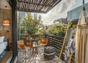 En balkong eller terrasse på Luxury 2BR Penthouse Tulum Private Pool Cenote