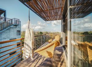 En balkong eller terrasse på Luxury 2BR Penthouse Tulum Private Pool Cenote