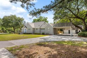 Budova, kde se prázdninový dům nachází + 43 fotografií