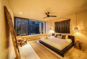 Letto o letti in una camera di Panoramic 3BR PH with Private Pool