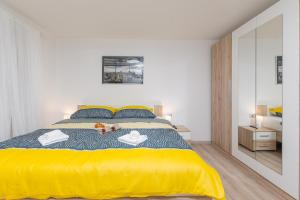 Apartment Ena Near Pula Amphitheater客房内的一张或多张床位