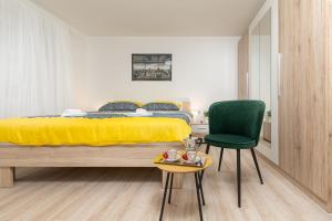 Apartment Ena Near Pula Amphitheater客房内的一张或多张床位