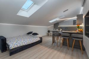 Apartment Ena Near Pula Amphitheater的厨房或小厨房