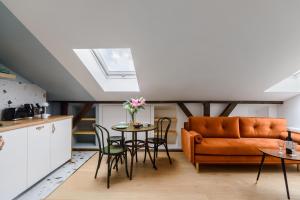 Kuchyňa alebo kuchynka v ubytovaní Zoliborz P&O Serviced Apartments