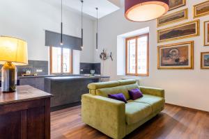 A kitchen or kitchenette at Piccola Venezia Canal View Charming Flat