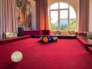 Biliár nebo kulečník v ubytování Park Hotel Bellevue
