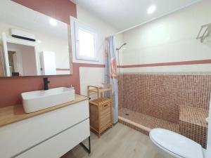 Kúpeľňa v ubytovaní Chalet Marinera Riumar Pura Natura + 18 fotografií