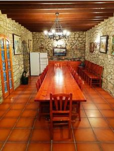 A restaurant or other place to eat at CASA CAPITÁN INDALECIO.