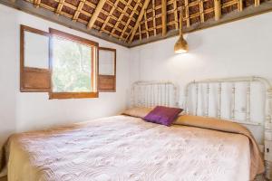 Un pat sau paturi într-o cameră la Casa La Castañuela