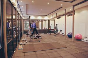 Fitness centrum a/nebo fitness zařízení v ubytování Tskaltubo Plaza Hotel