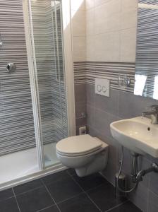 Bagno di Hotel Byron solo per giovani