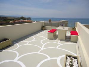 Balkón nebo terasa v ubytování Almyra Apartments & Suites